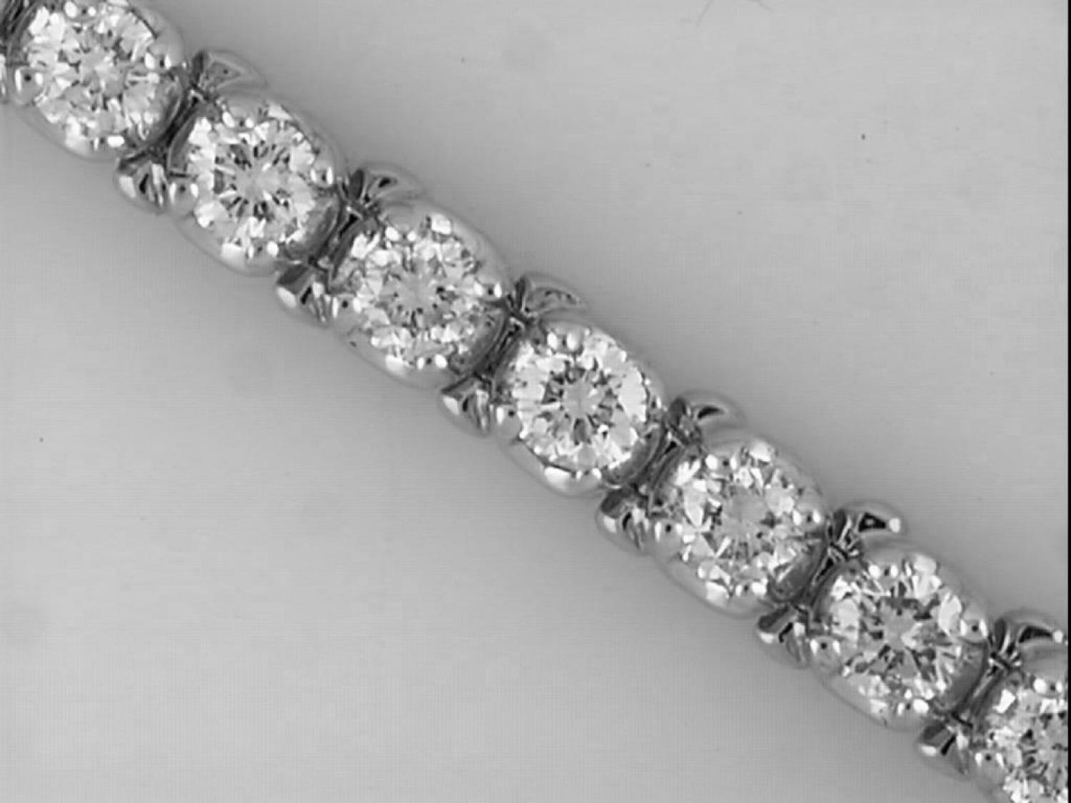 14K White Gold Diamond Bracelet