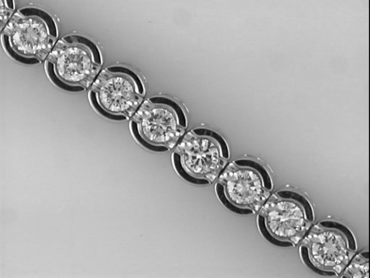 14K White Gold Diamond Backset Bracelet