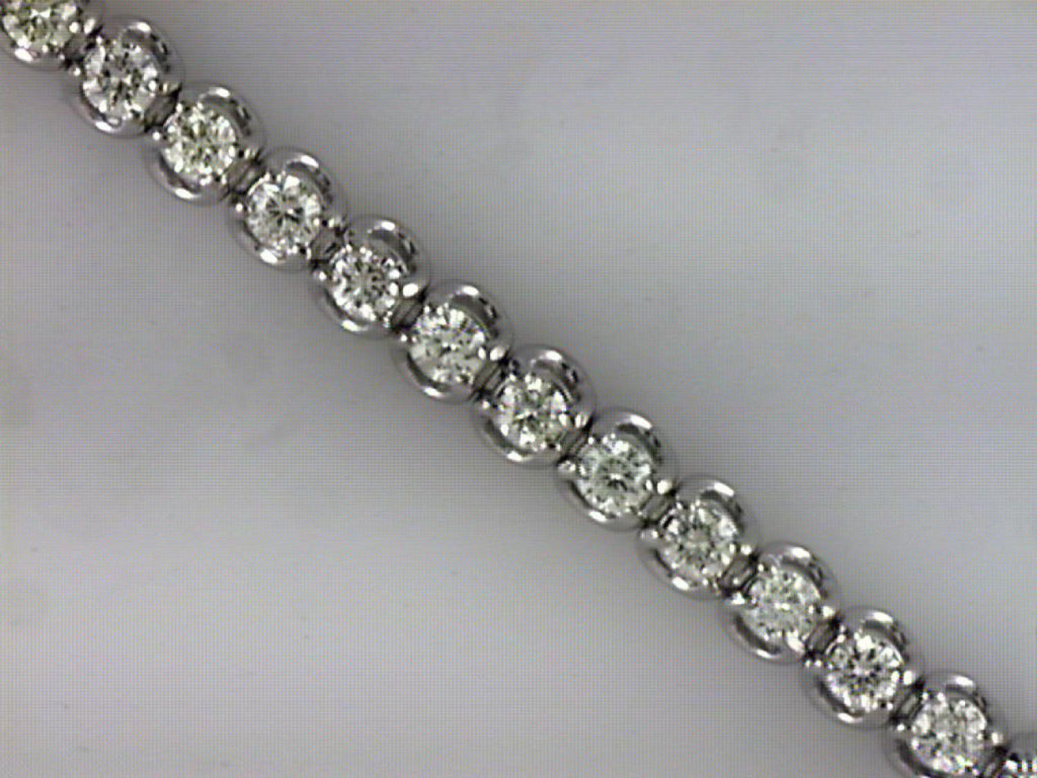 14K White Gold Diamond U Bracelet