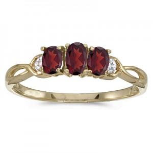 14k Yellow Gold Oval Garnet And Diamond Three Stone Ring