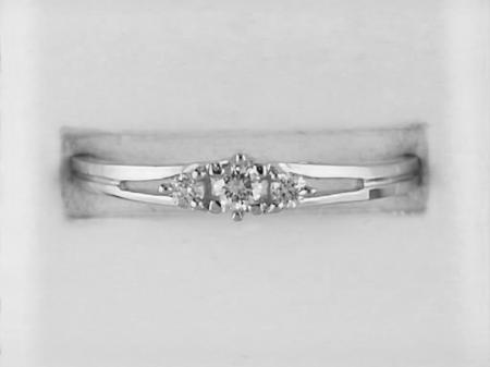 14K White Gold Light Weight Three Stone Diamond Ring