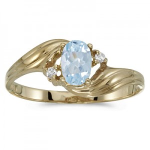 10k Yellow Gold Oval Aquamarine And Diamond Ring